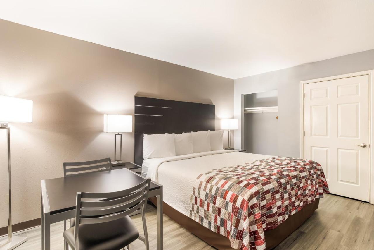 Red Roof Inn & Suites Athens, Al Екстериор снимка