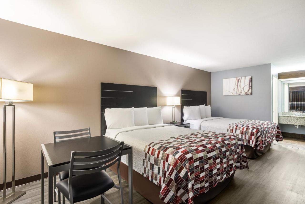 Red Roof Inn & Suites Athens, Al Екстериор снимка