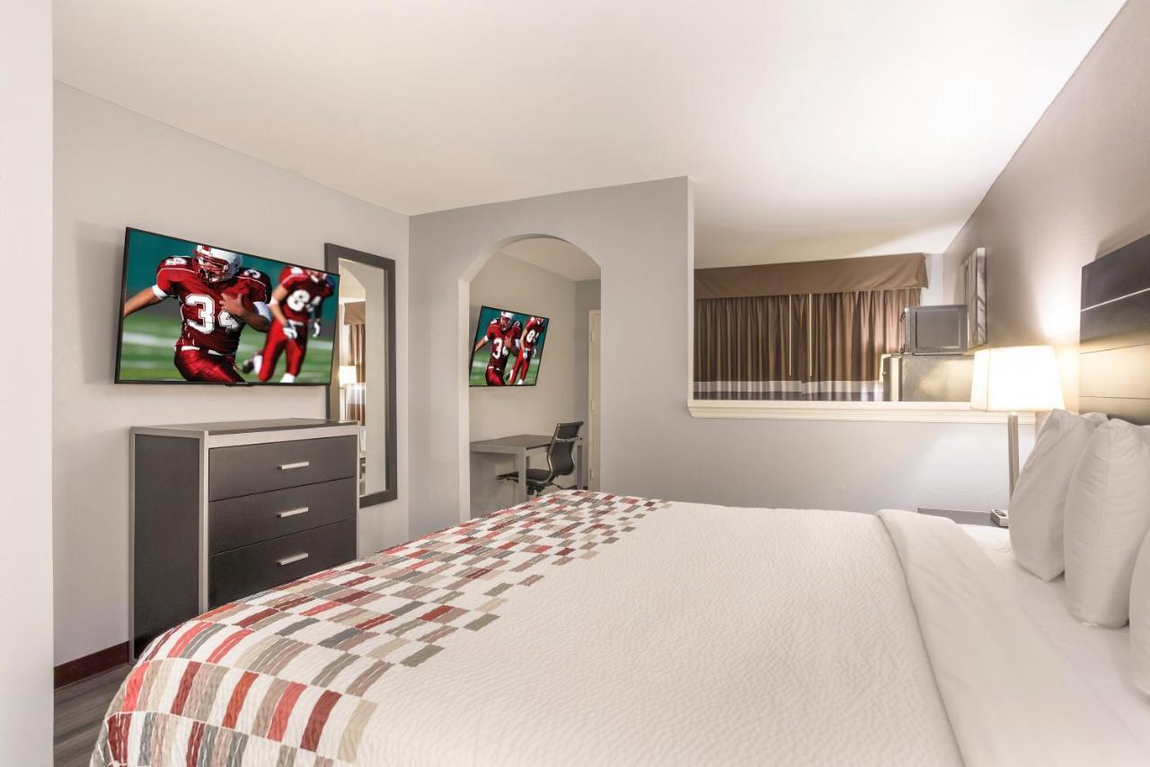 Red Roof Inn & Suites Athens, Al Екстериор снимка