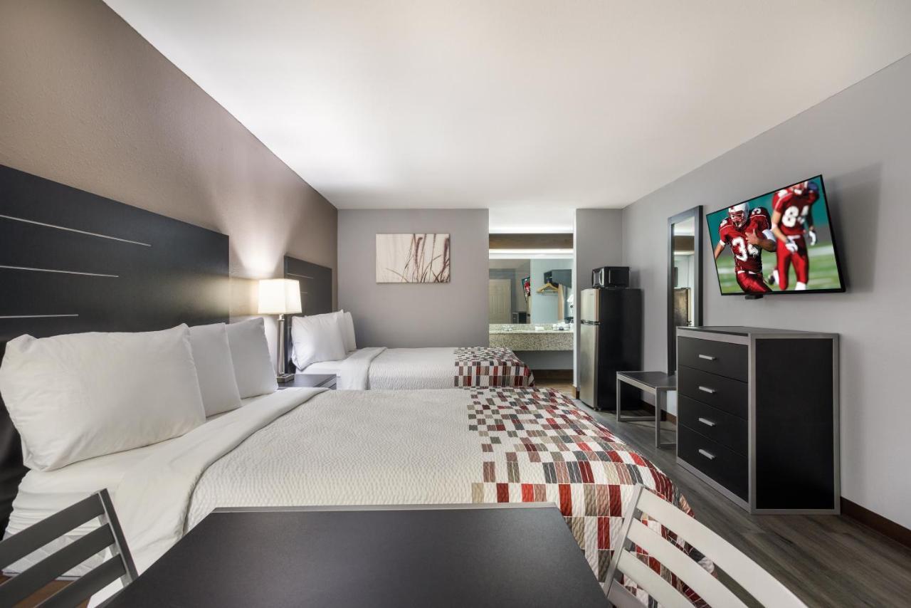 Red Roof Inn & Suites Athens, Al Екстериор снимка