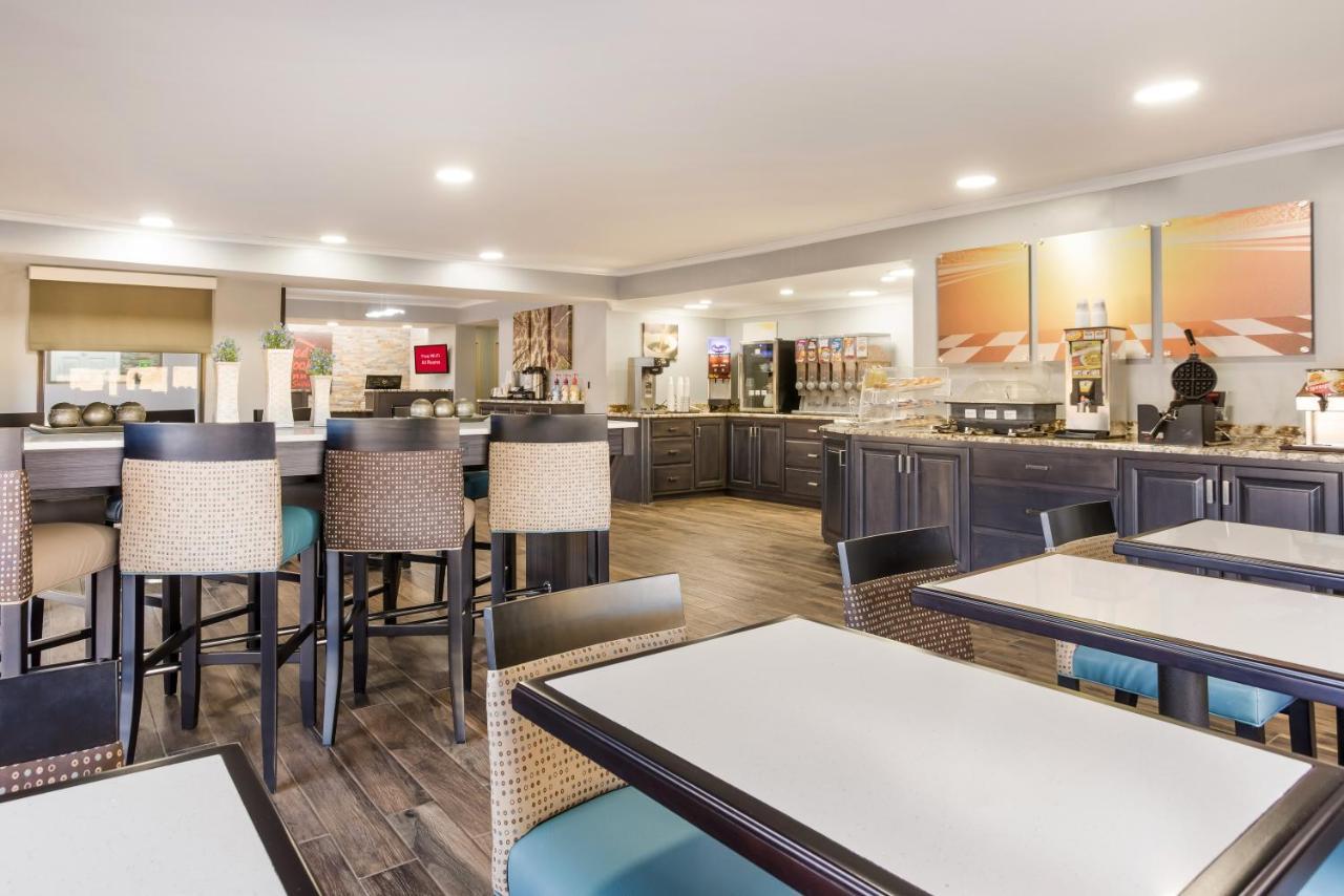 Red Roof Inn & Suites Athens, Al Екстериор снимка