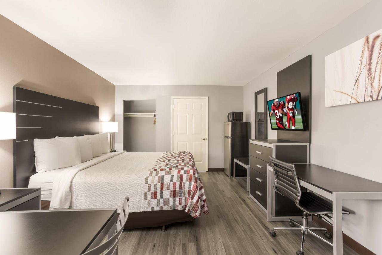Red Roof Inn & Suites Athens, Al Екстериор снимка