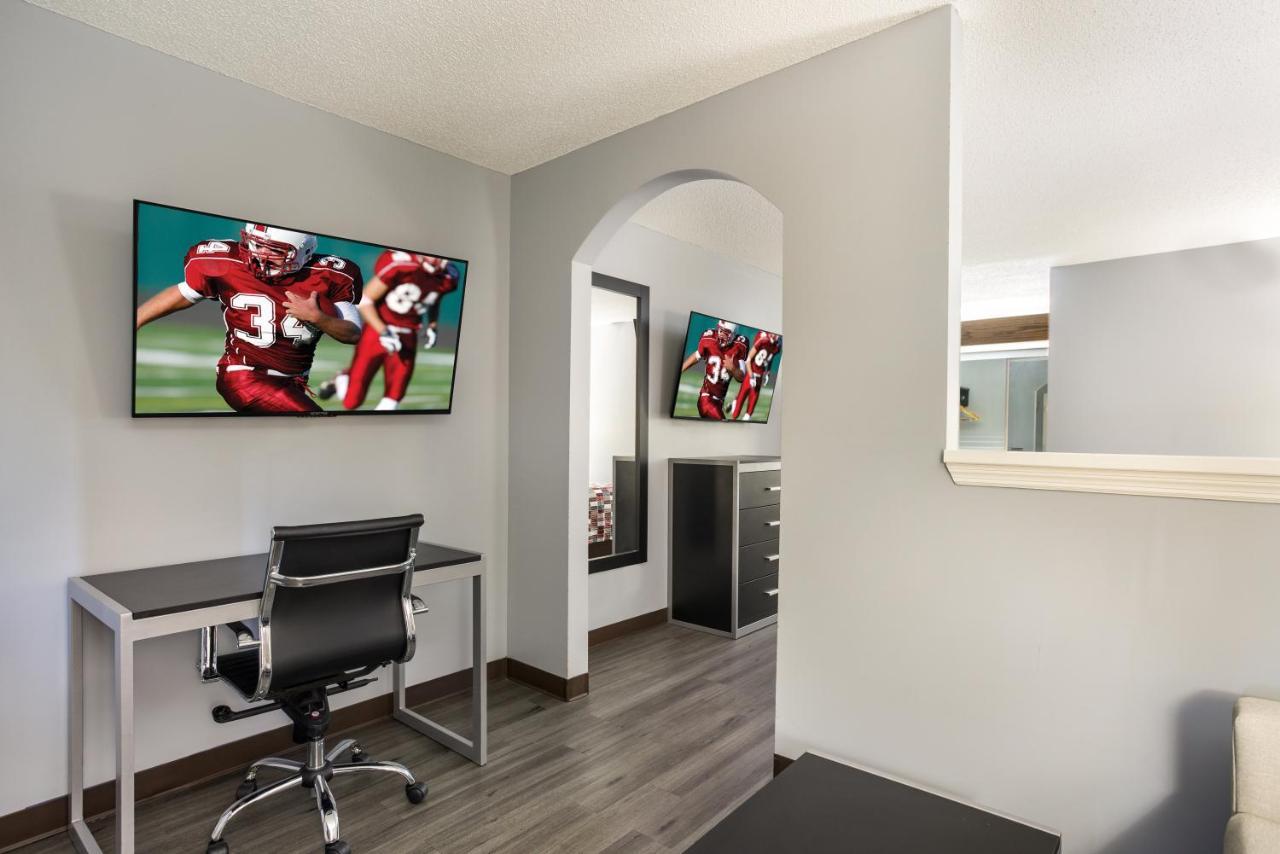 Red Roof Inn & Suites Athens, Al Екстериор снимка
