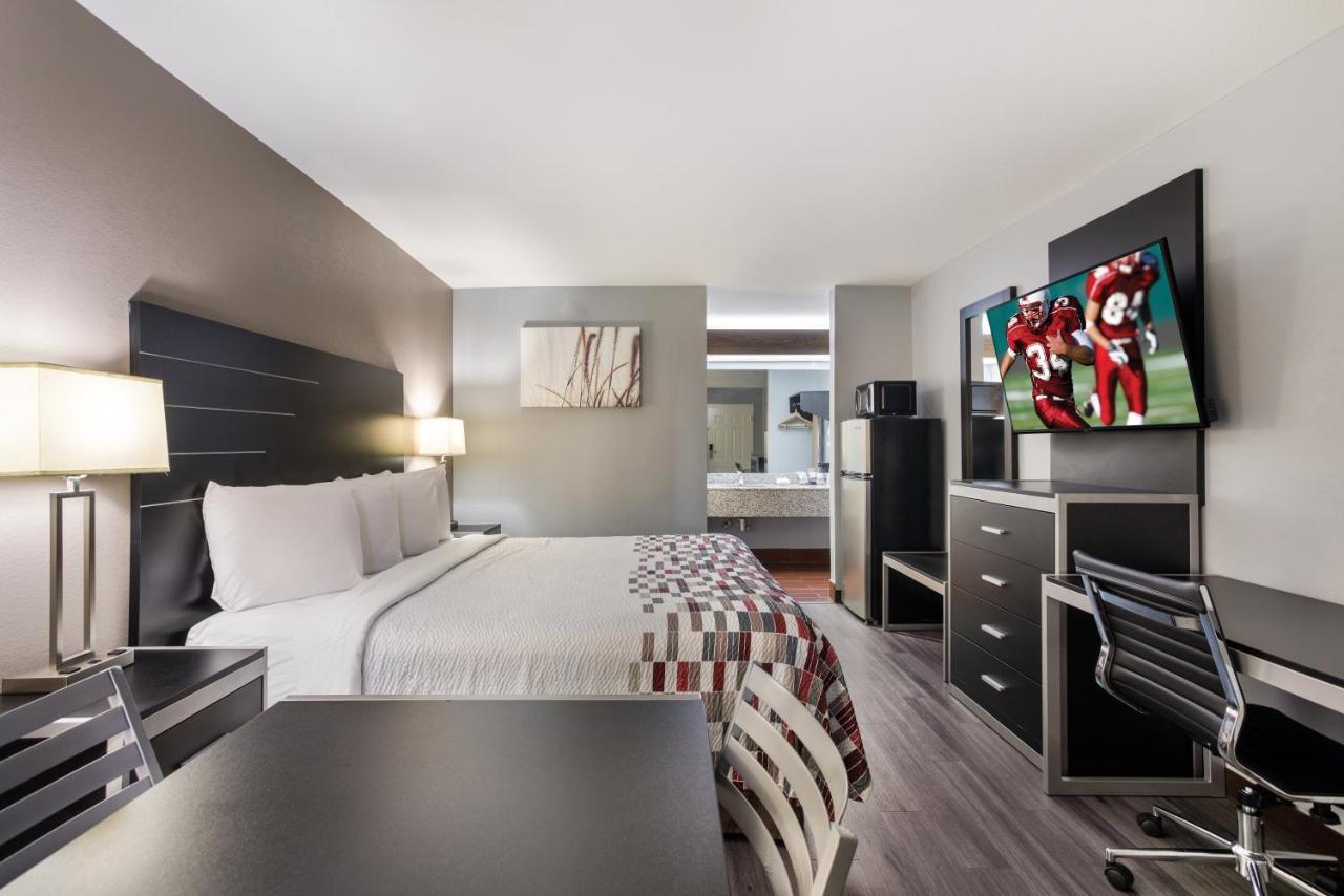 Red Roof Inn & Suites Athens, Al Екстериор снимка